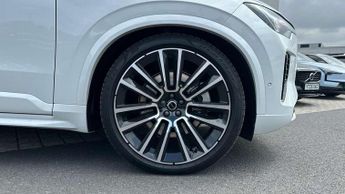 Volvo XC90 2.0 T8 PHEV Ultra Dark 5dr AWD Geartronic