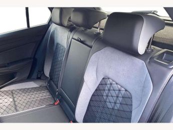 Volkswagen Golf 1.5 eTSI 150 R-Line 5dr DSG