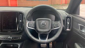 Volvo XC40 2.0 B5P R DESIGN Pro 5dr AWD Auto