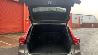 Volvo XC40 2.0 B5P R DESIGN Pro 5dr AWD Auto