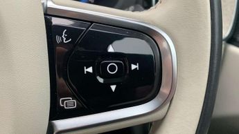 Volvo XC60 2.0 B4D Plus Dark 5dr AWD Geartronic