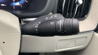 Volvo XC60 2.0 B4D Plus Dark 5dr AWD Geartronic