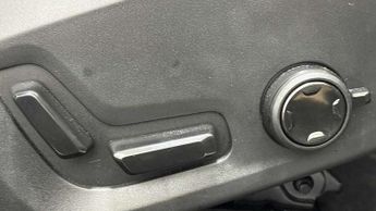 Volvo XC60 2.0 B5P Ultra Dark 5dr AWD Geartronic