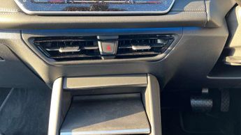 Volkswagen Tayron 1.5 TSI eHybrid Life 5dr DSG6