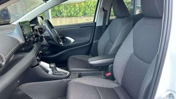 Toyota Yaris 1.5 Hybrid Design 5dr CVT