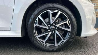Toyota Yaris 1.5 Hybrid Design 5dr CVT
