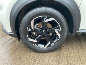 Nissan Juke 1.6 Hybrid N-Connecta 5dr Auto