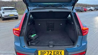 Volvo XC40 2.0 B3P Core 5dr Auto