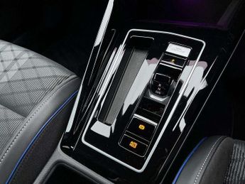 Volkswagen Golf 1.5 eTSI 150 R-Line 5dr DSG