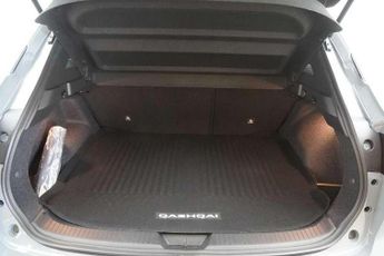 Nissan Qashqai 1.3 DiG-T MH 158 N-Connecta 5dr Xtronic