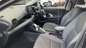 Toyota Yaris 1.5 Hybrid Design 5dr CVT