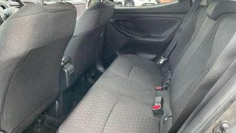 Toyota Yaris 1.5 Hybrid Design 5dr CVT