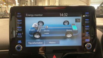 Toyota Yaris 1.5 Hybrid Design 5dr CVT