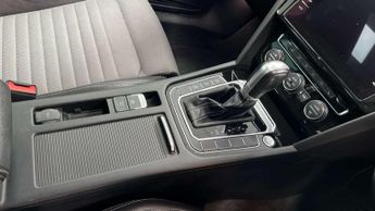 Volkswagen Passat Estate 2.0 TDI SCR 190 R-Line 5dr DSG [Panoramic Roof]