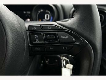 Toyota Yaris 1.5 Hybrid Design 5dr CVT