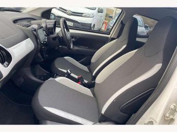Toyota Aygo 1.0 VVT-i X-Press 5dr x-shift