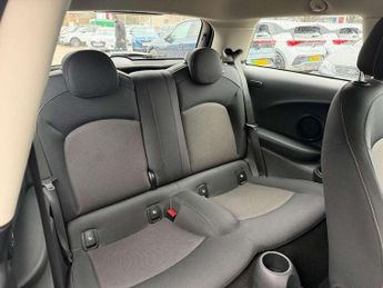 MINI Hatchback 1.5 Cooper Classic 3dr Auto