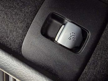 Mercedes-Benz E-Class Estate E220d AMG Line 5dr 9G-Tronic