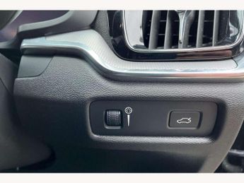 Volvo S60 2.0 T5 R DESIGN Plus 4dr Auto