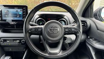 Toyota Yaris 1.5 Hybrid Design 5dr CVT