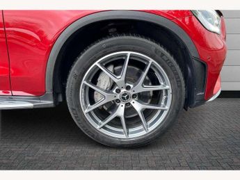 Mercedes-Benz GLC GLC 300 4Matic AMG Line Premium Plus 5dr 9G-Tronic
