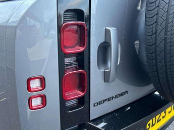 Land Rover Defender 3.0 D250 X-Dynamic HSE 90 3dr Auto