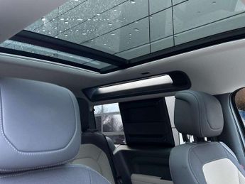 Land Rover Defender 3.0 D250 X-Dynamic HSE 90 3dr Auto