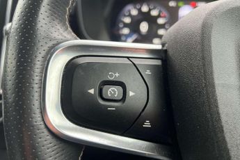 Volvo XC40 1.5 T3 [163] R DESIGN 5dr Geartronic