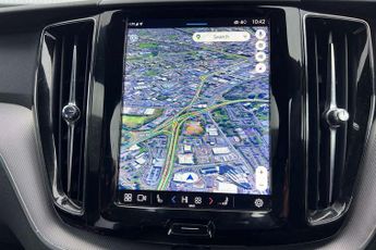 Volvo XC60 2.0 B5P R DESIGN 5dr AWD Geartronic