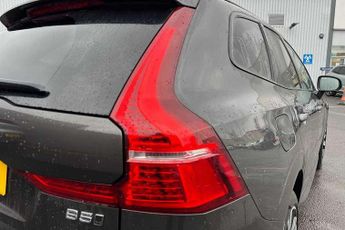 Volvo XC60 2.0 B5P R DESIGN 5dr AWD Geartronic
