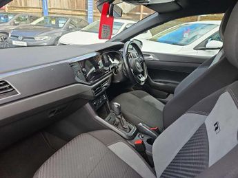 Volkswagen Polo 1.0 TSI 115 R-Line 5dr DSG