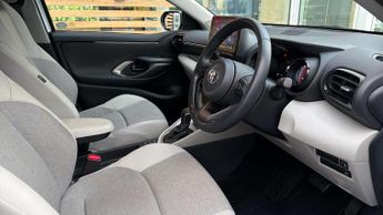 Toyota Yaris 1.5 Hybrid Excel 5dr CVT