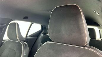 Volvo XC40 2.0 B4P R DESIGN 5dr Auto
