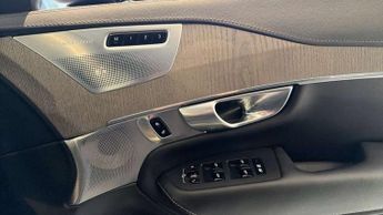 Volvo XC90 2.0 B5P Ultimate Dark 5dr AWD Geartronic