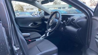 Toyota Yaris 1.5 Hybrid Design 5dr CVT