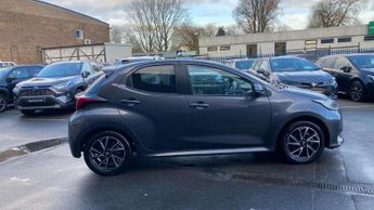 Toyota Yaris 1.5 Hybrid Design 5dr CVT