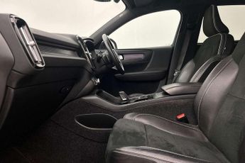 Volvo XC40 2.0 T5 R DESIGN Pro 5dr AWD Geartronic