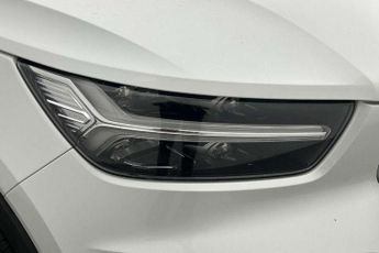 Volvo XC40 2.0 B4P Inscription 5dr Auto