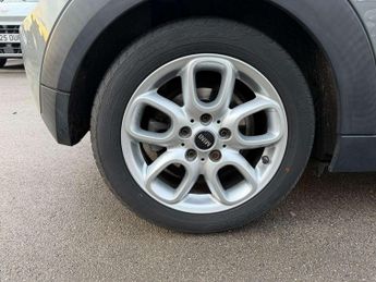MINI Hatchback 1.5 Cooper 3dr Auto