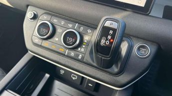 Land Rover Defender 2.0 D240 SE 110 5dr Auto