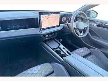 Volkswagen Passat Estate 1.5 eTSI R-Line 5dr DSG