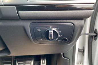 Audi A6 Avant 2.0 TDI Ultra Black Edition 5dr S Tronic