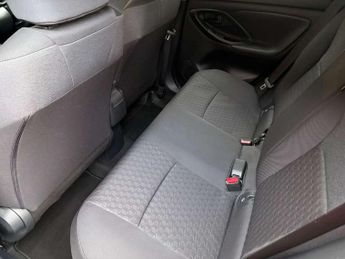 Toyota Yaris 1.5 Hybrid Design 5dr CVT