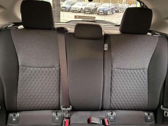 Toyota Yaris 1.5 Hybrid Design 5dr CVT