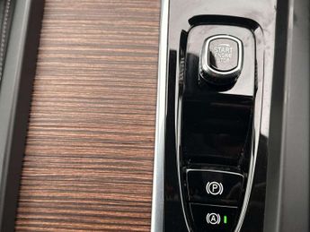 Volvo XC60 2.0 T8 [455] RC PHEV Ultimate Dark 5dr AWD Gtron