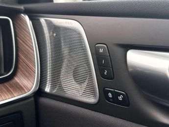 Volvo XC60 2.0 T8 [455] RC PHEV Ultimate Dark 5dr AWD Gtron