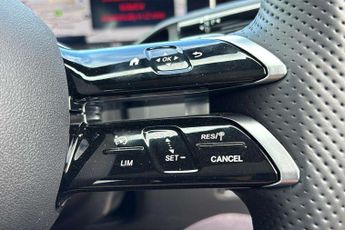 Mercedes-Benz GLC GLC 300 4Matic AMG Line Premium Plus 5dr 9G-Tronic