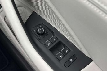 Volkswagen Passat Estate 1.5 TSI eHybrid 272 Elegance 5dr DSG