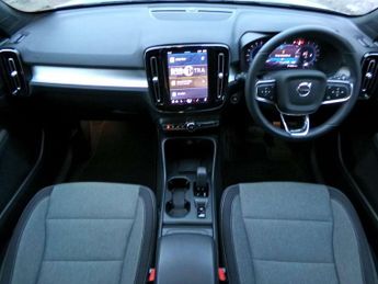 Volvo XC40 2.0 B3P Core 5dr Auto