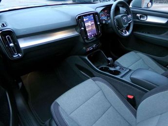 Volvo XC40 2.0 B3P Core 5dr Auto